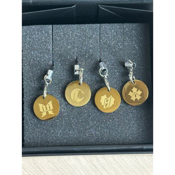 Rare Aespa x YouTube Phone Charms - Gold - Picture 3 of 3